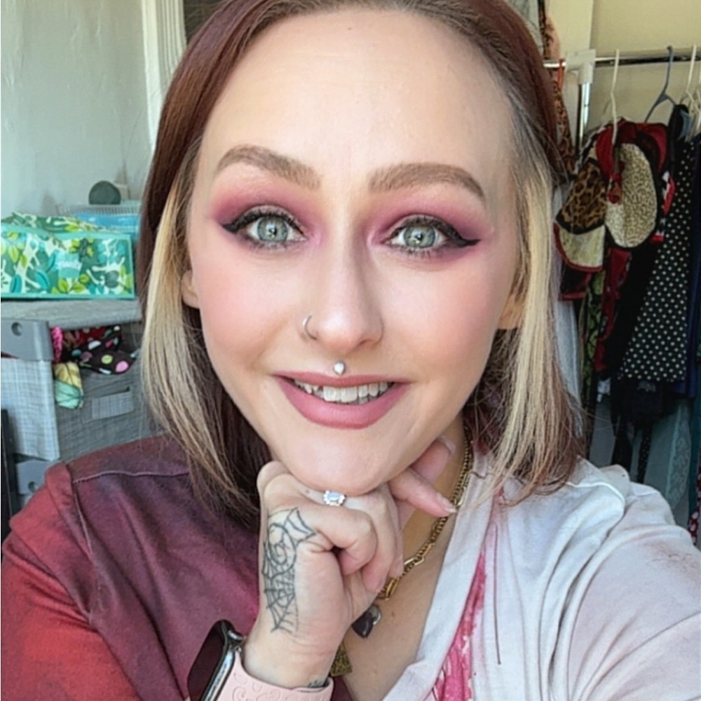 Meet your Posher, Jade